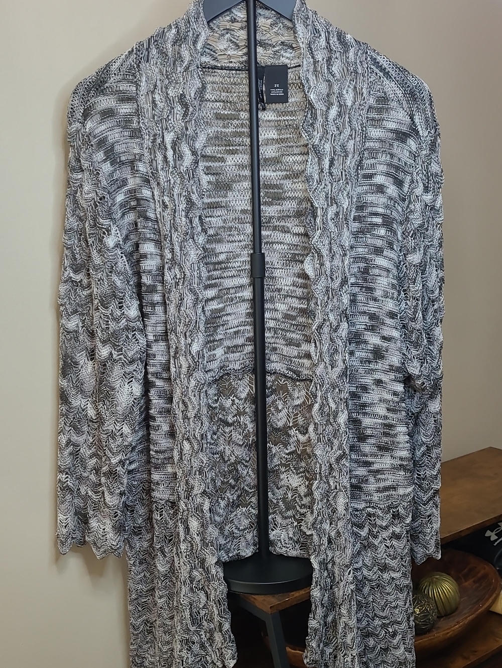 New Directions Women's Black and White Sweater Shrug with scalloped hem size 2X